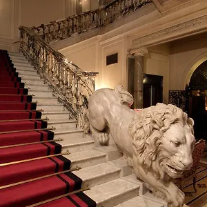 Grand Plaza Hotel